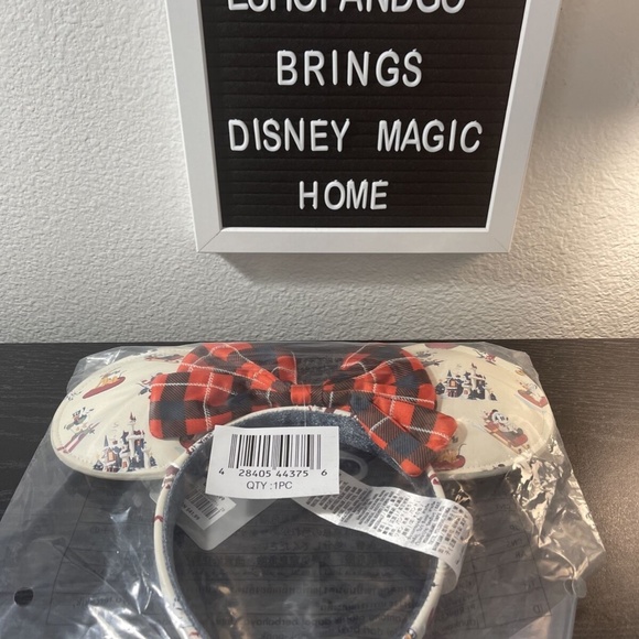 Disney Christmas 2025 Lil Rin Rin Plush Badge Red New